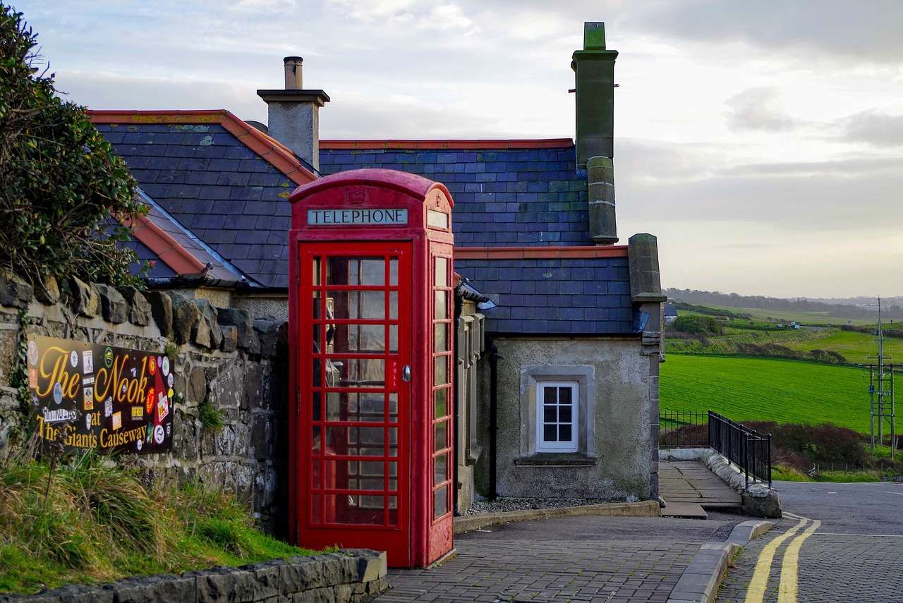Irlandia Północna, budka telefoniczna, czerwona kabina puzzle online