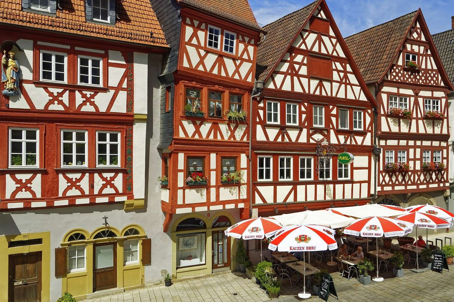 Zalane słońcem, bawarskie miasteczko Ochsenfurt puzzle online