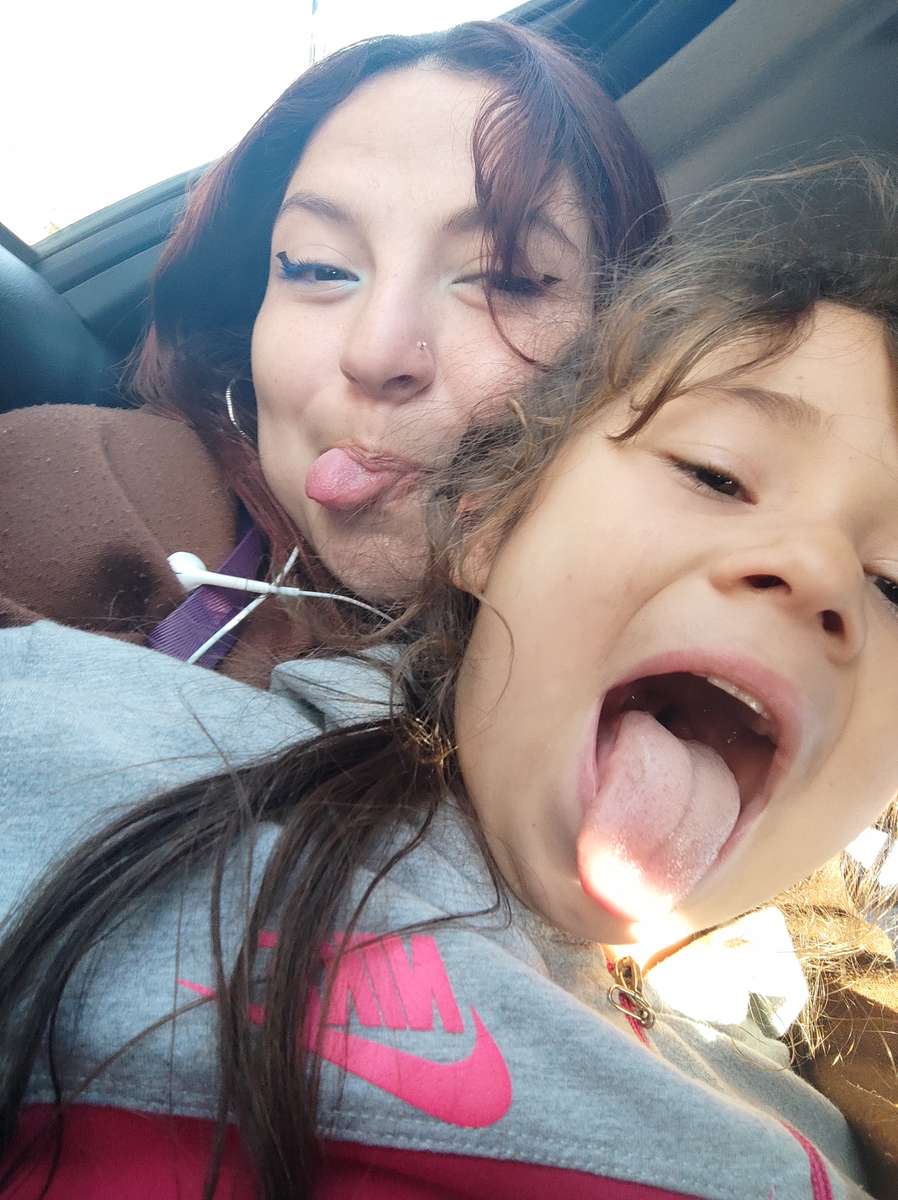 Emilia i jej ciocia Ana Sol puzzle online