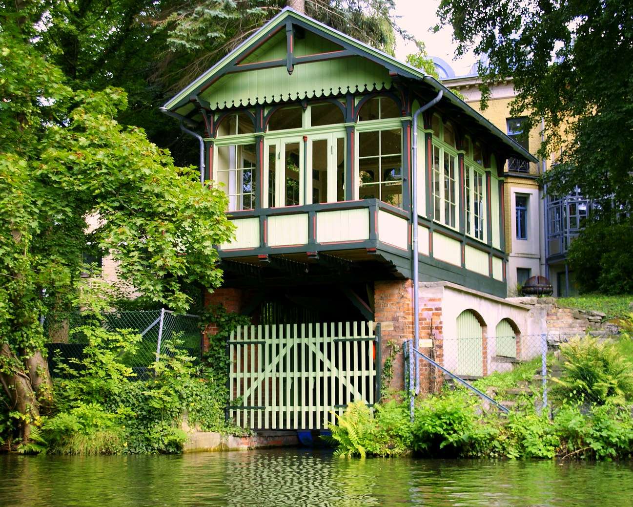 Pawilon letni nad rzeką Oker (Brunszwik) puzzle online