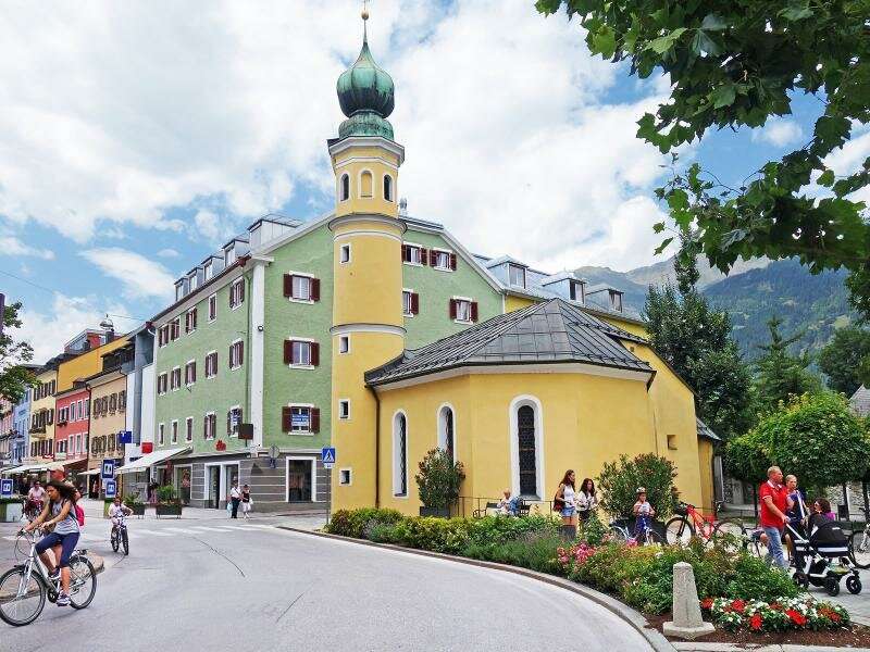 Lienz St. Antoniuskirche Tirol Austria puzzle online