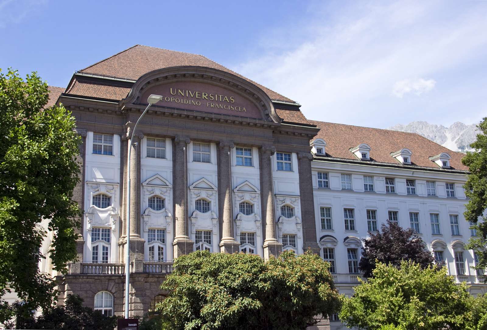 Uniwersytet w Innsbrucku w Tyrolu w Austrii puzzle online