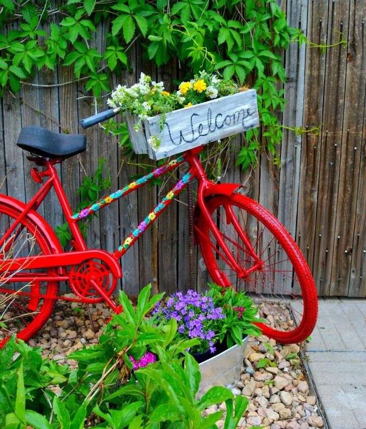 Rower ozdobą w ogrodzie puzzle online