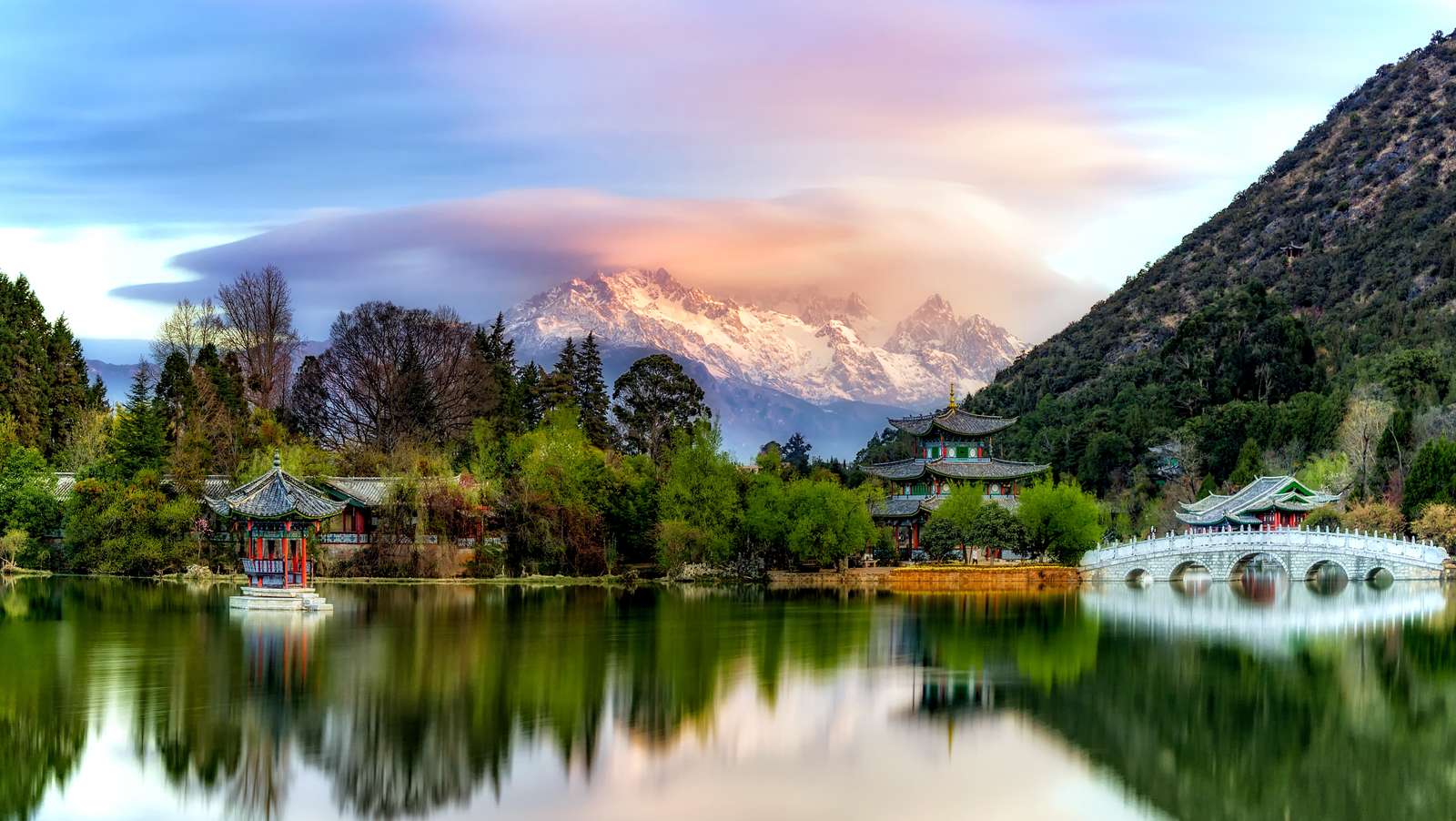 Malowniczy widok na góry w Chinach puzzle online