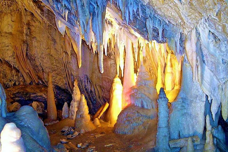 Jaskinia naciekowa w Karyntii w Austrii puzzle online
