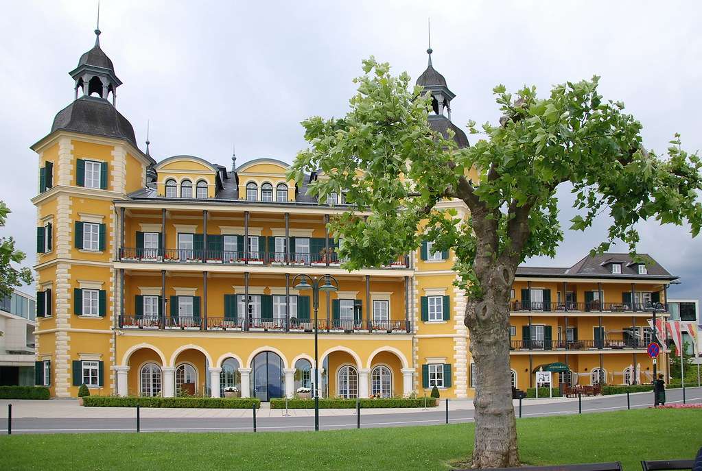 Velden Schlosshotel Karyntia Austria puzzle online