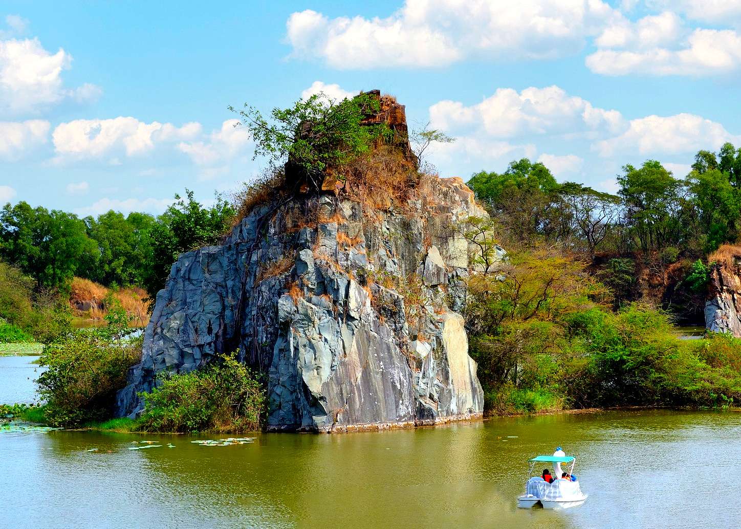 Jezioro w Wietnamie (region Buu Long) puzzle online