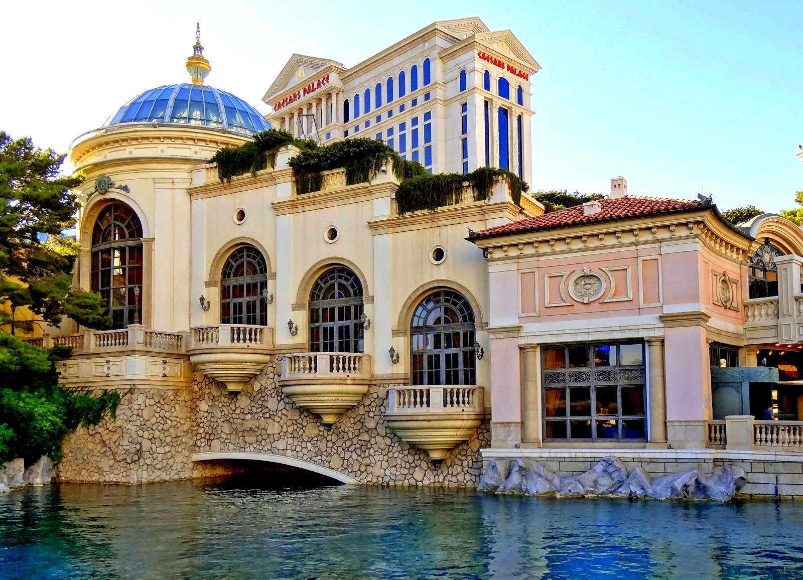 Hotel Caesars Palace w Las Vegas puzzle online