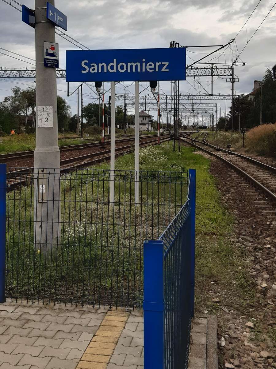 stacja kolejowa Sandomierz puzzle online