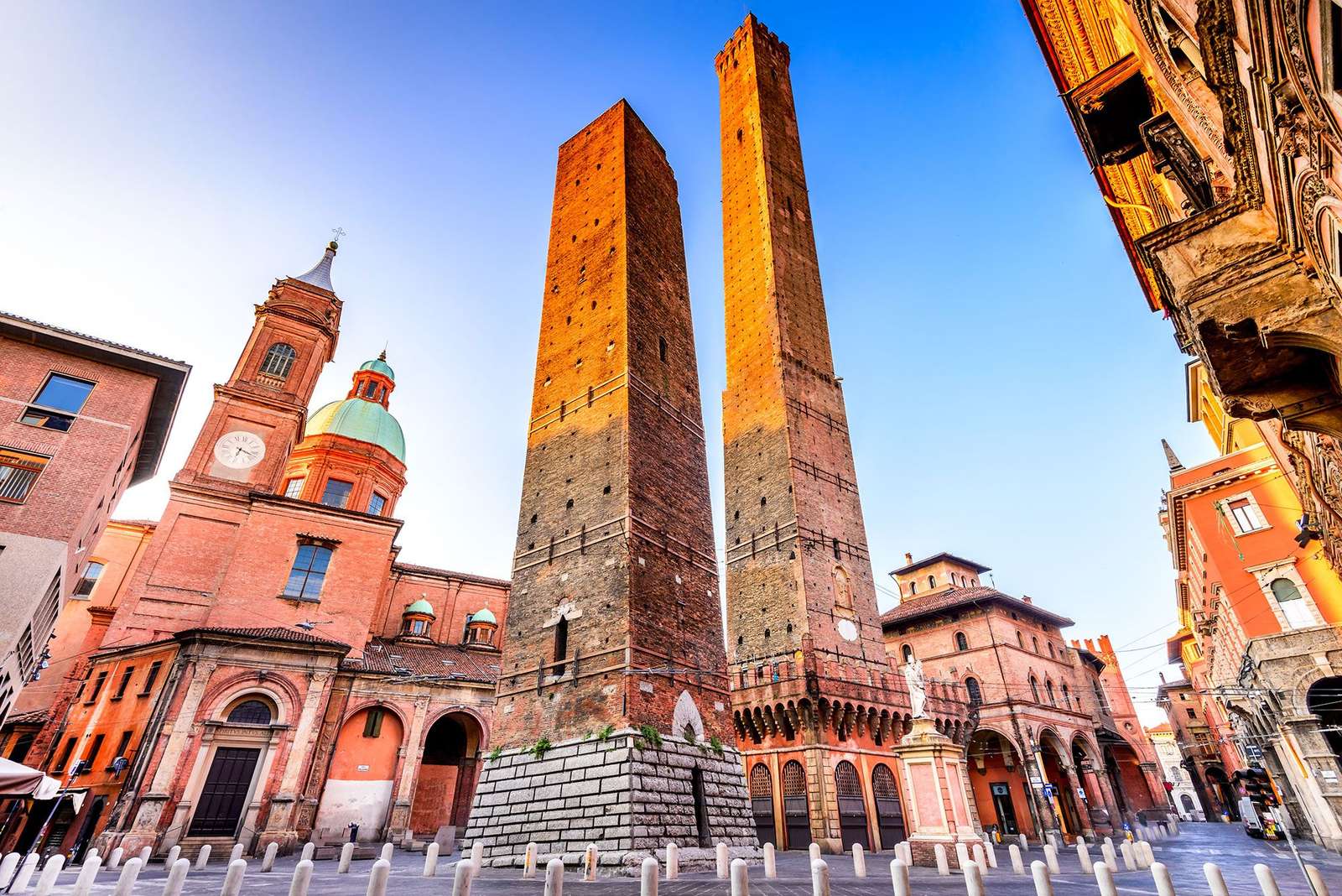 Bolonia dwie wieże puzzle online
