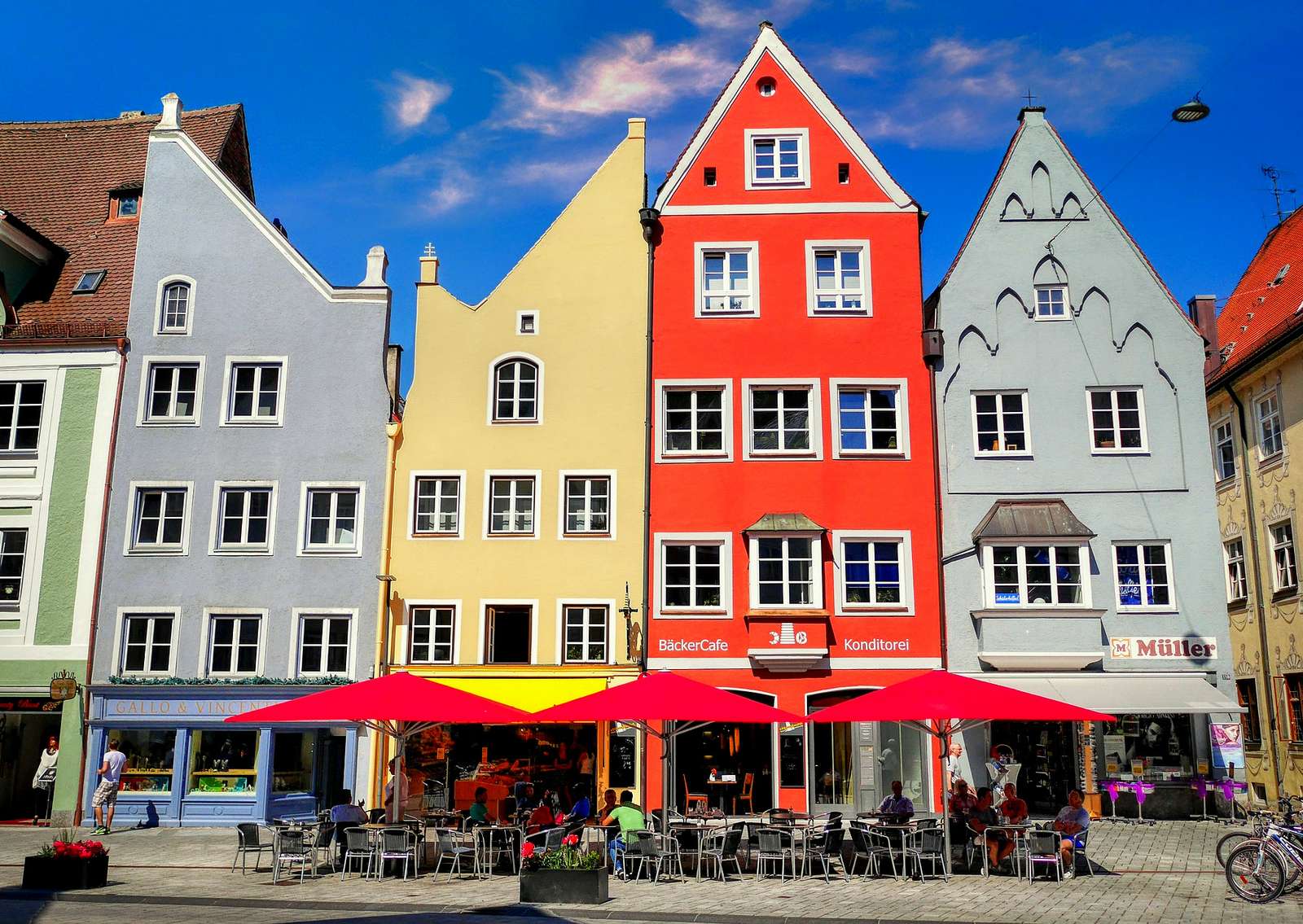 Kolorowy rynek w Landsbergu (Niemcy) puzzle online
