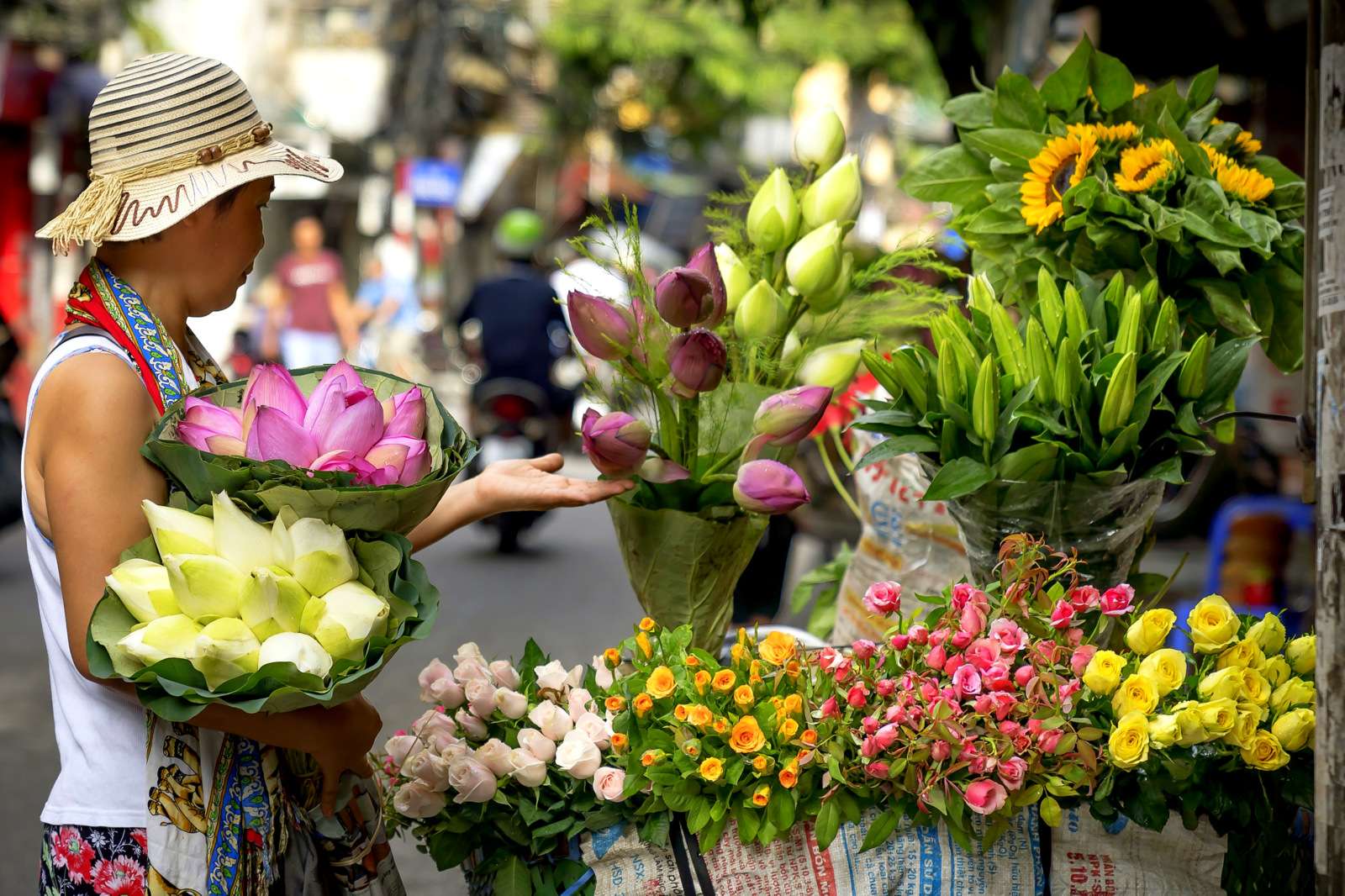 Uliczne stoisko z kwiatami (Hanoi, Wietnam) puzzle online