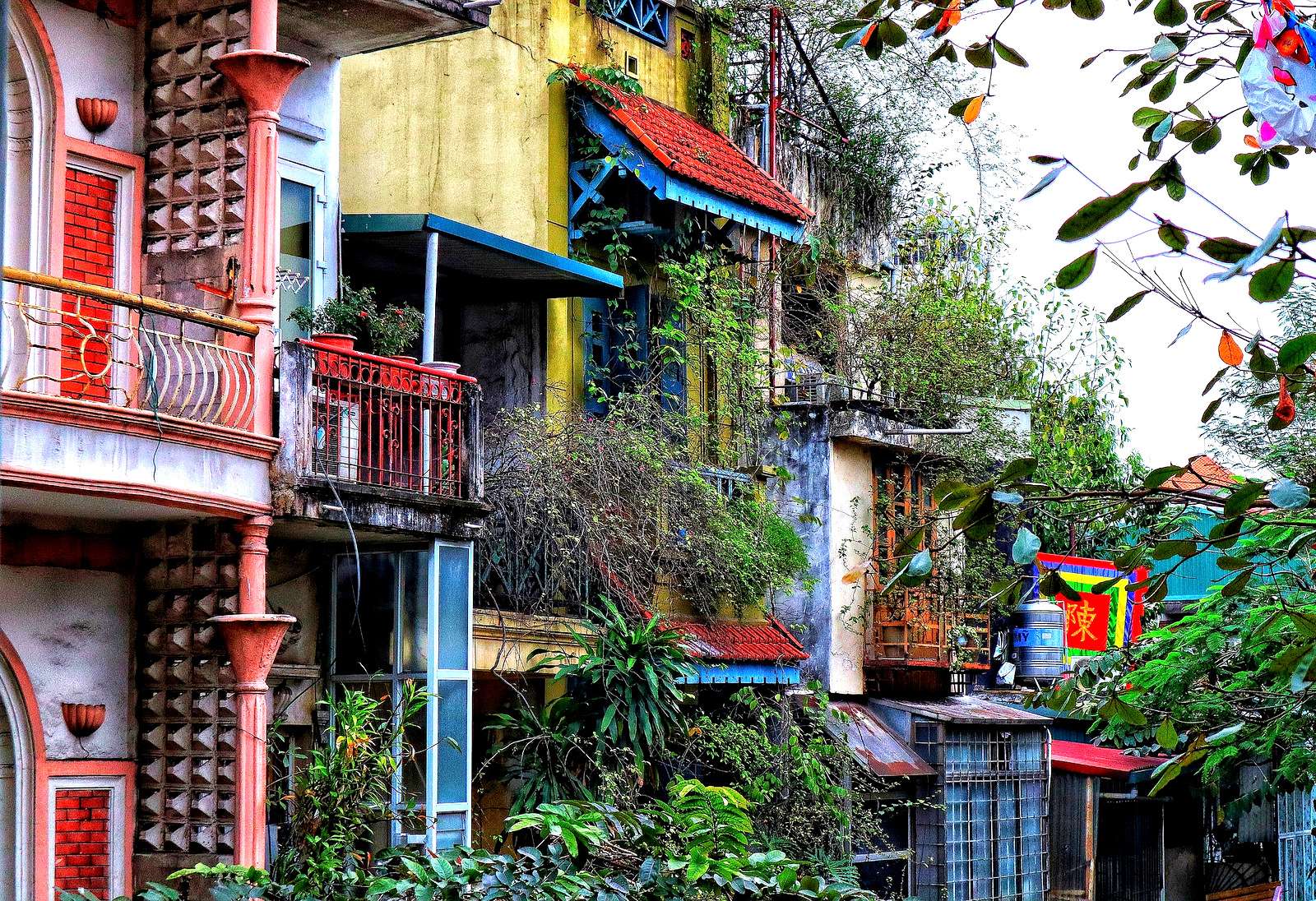 Domy mieszkalne w Hanoi, Wietnam puzzle online