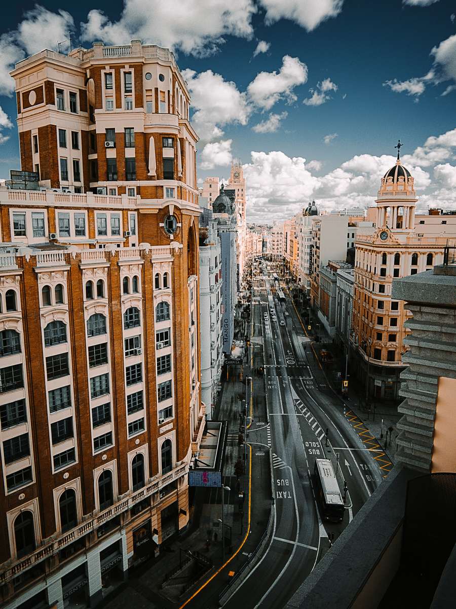 Gran Via w Madrycie, Hiszpania puzzle online