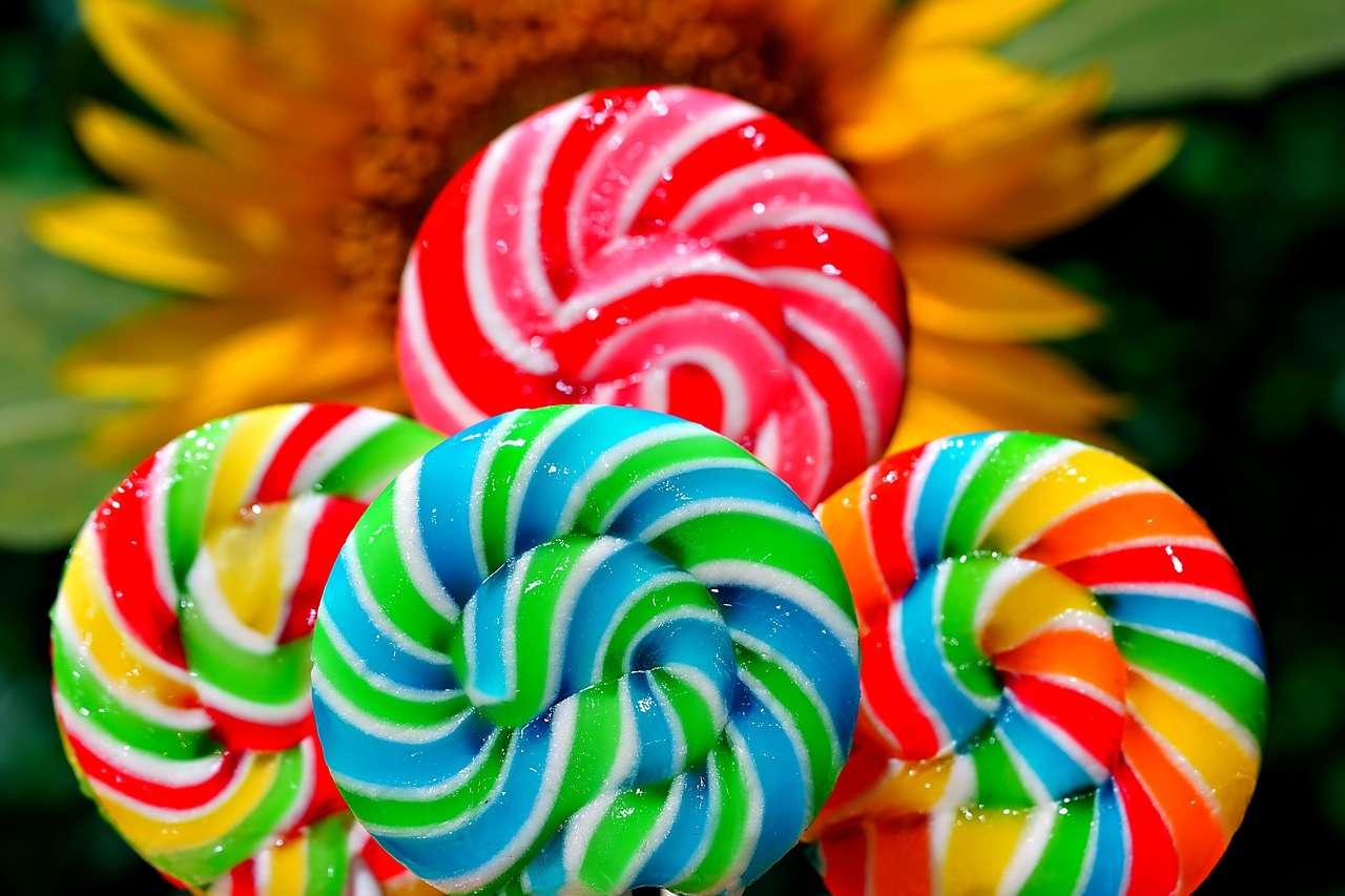 Kolorowe słodycze w kształcie lizaków puzzle online