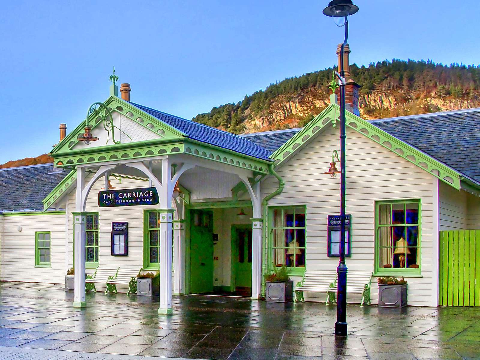 Mała restauracja przy stacji kolejowej (Szkocja) puzzle online