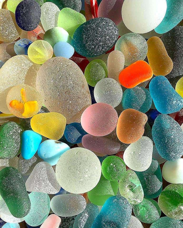 kolorowe kamienie puzzle online