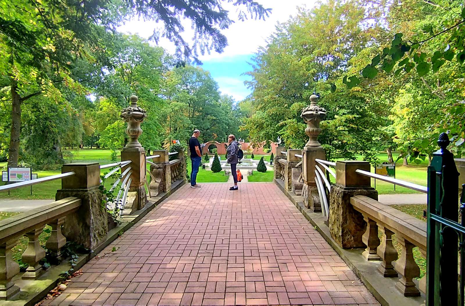 Mostek nad fosą w Parku Dworskim w Iłowej puzzle online