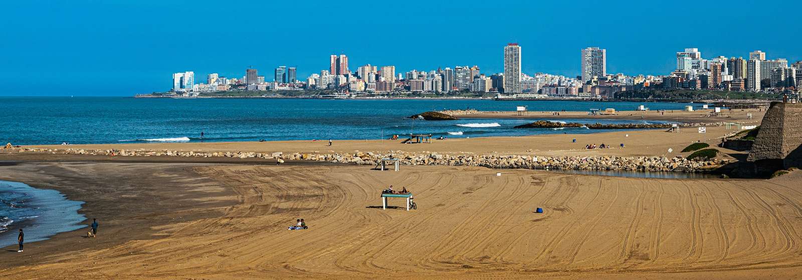 Miasto, plaża, wybrzeże puzzle online