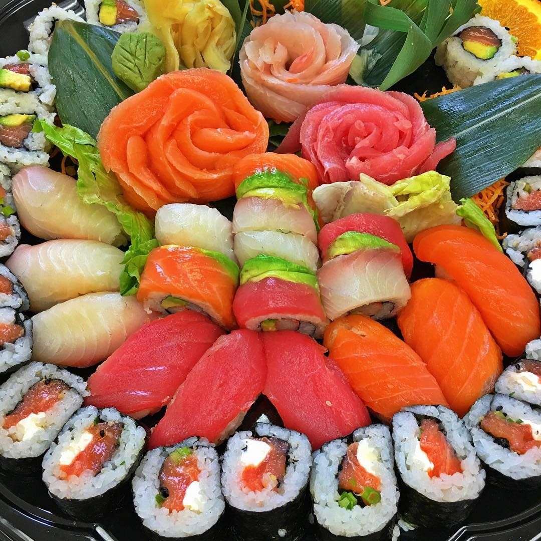 Ładny talerz sushi puzzle online