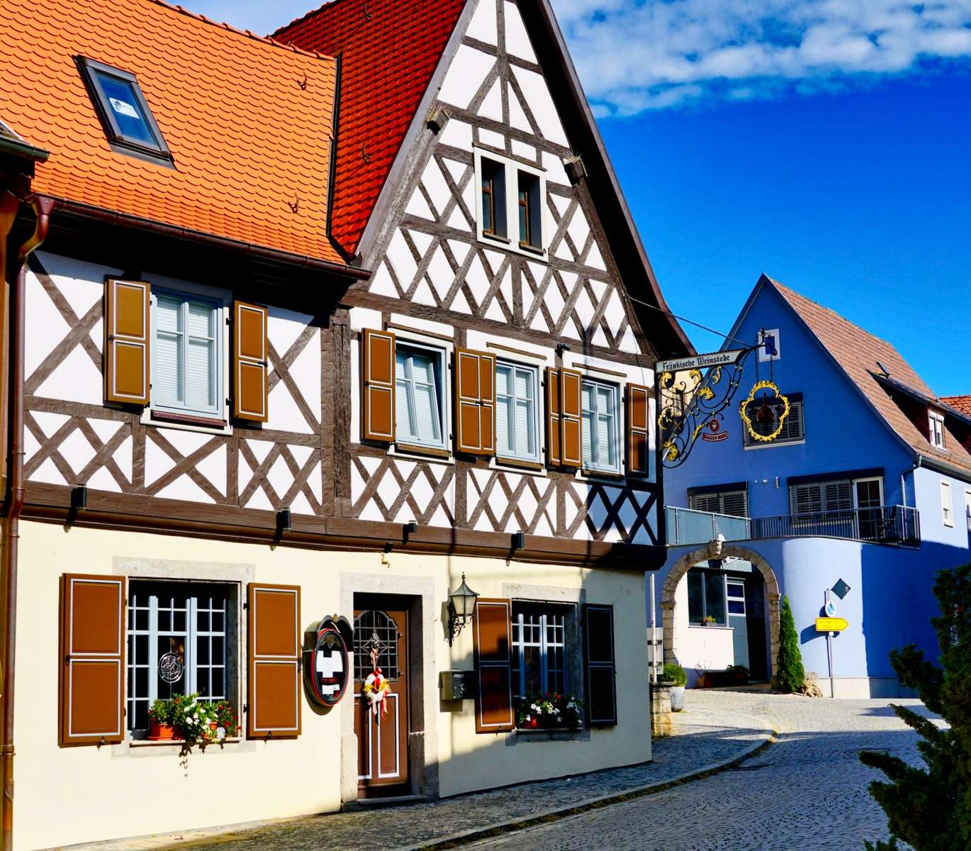 Malownicze domy we Frickenhausen am Main puzzle online