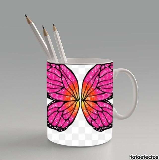 kubek z malowanym motylem puzzle online