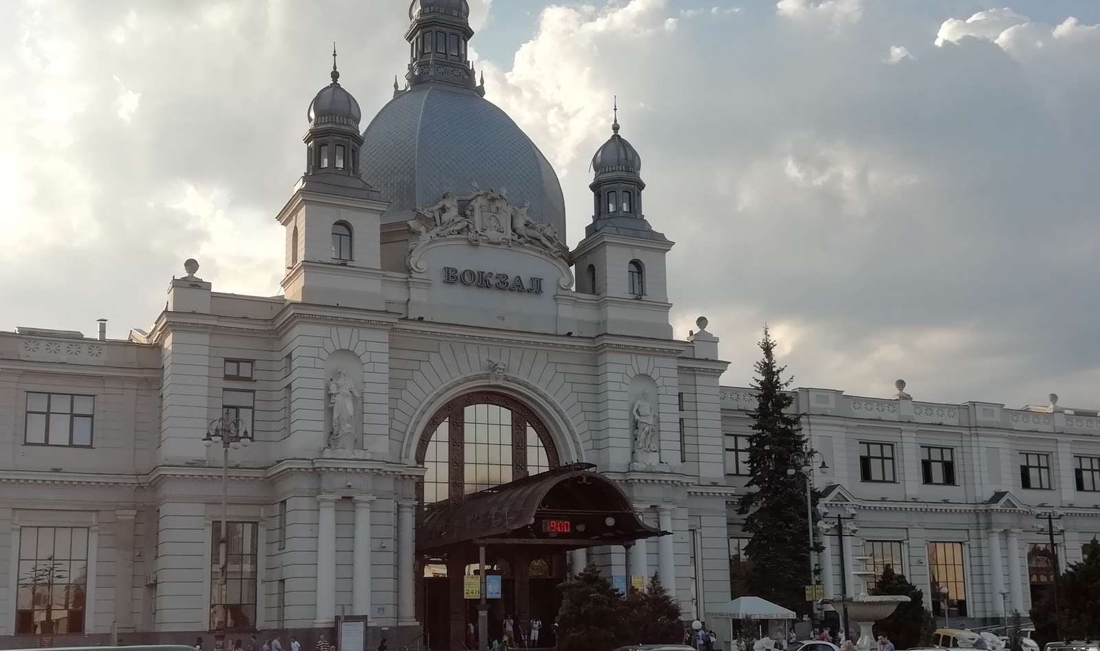 Lwów_budynek dworca kolejowego puzzle online