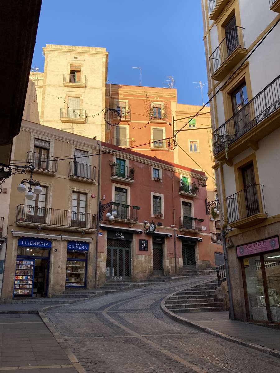 Aleja starego miasta Tarragona puzzle online