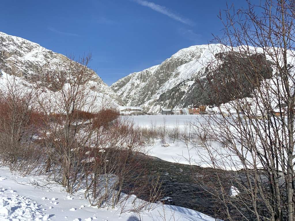 Rzeka w Andermatt zimą puzzle online