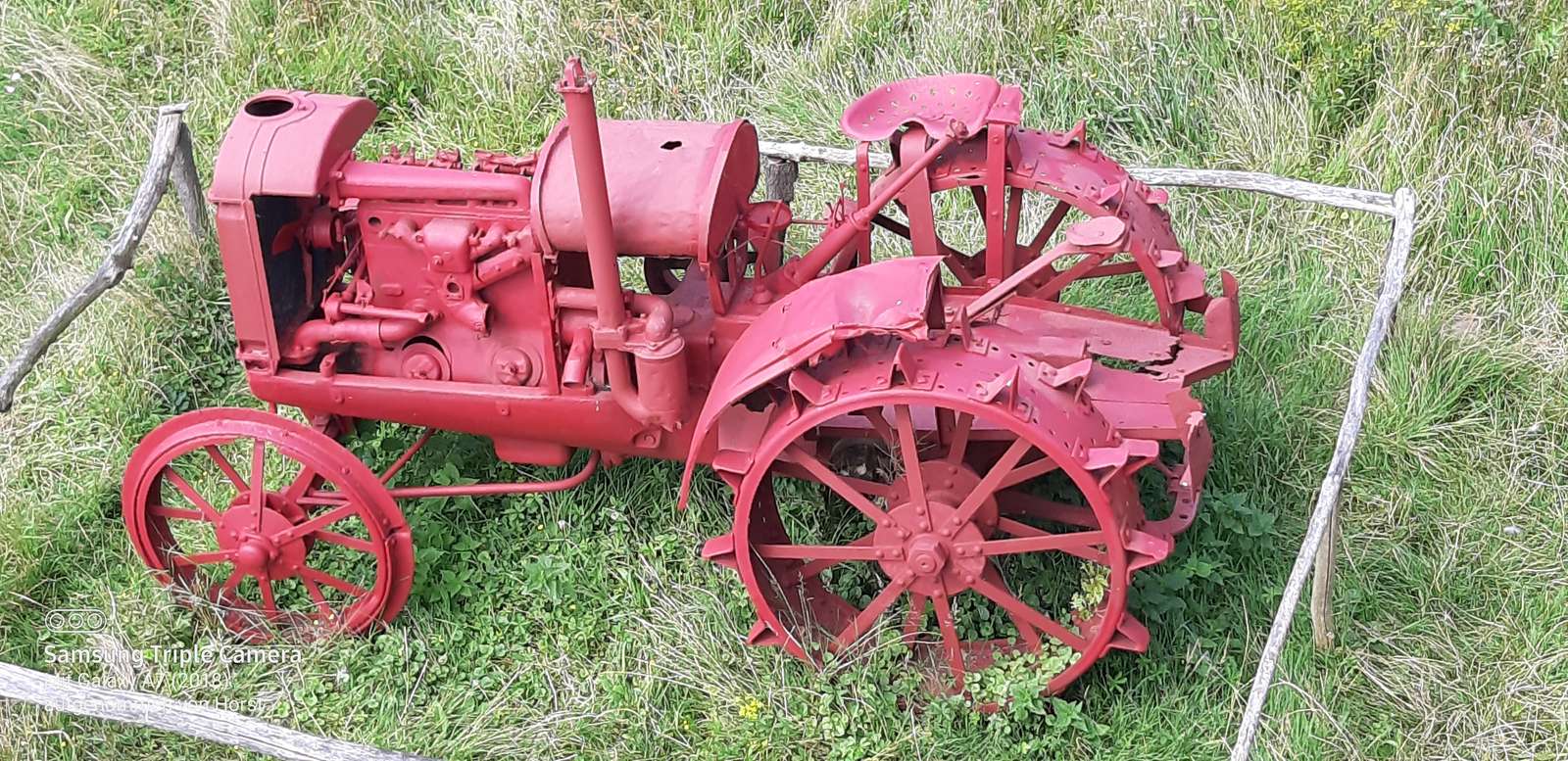 Stary traktor puzzle online