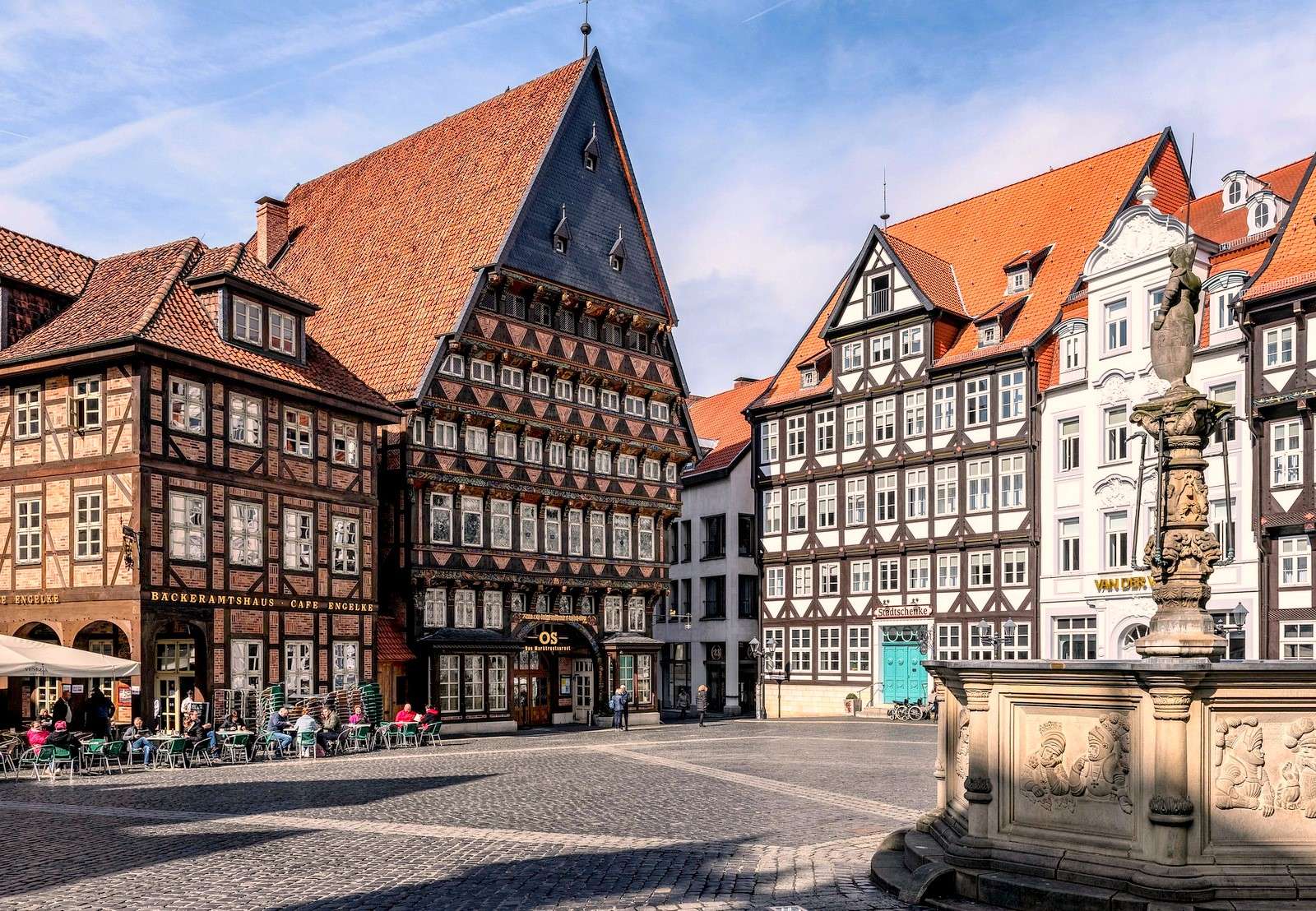 Rynek w Hildesheim (Niemcy, Dolna Saksonia) puzzle online