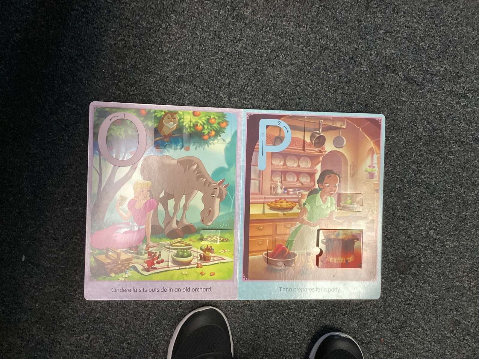 Książka Disneya puzzle online