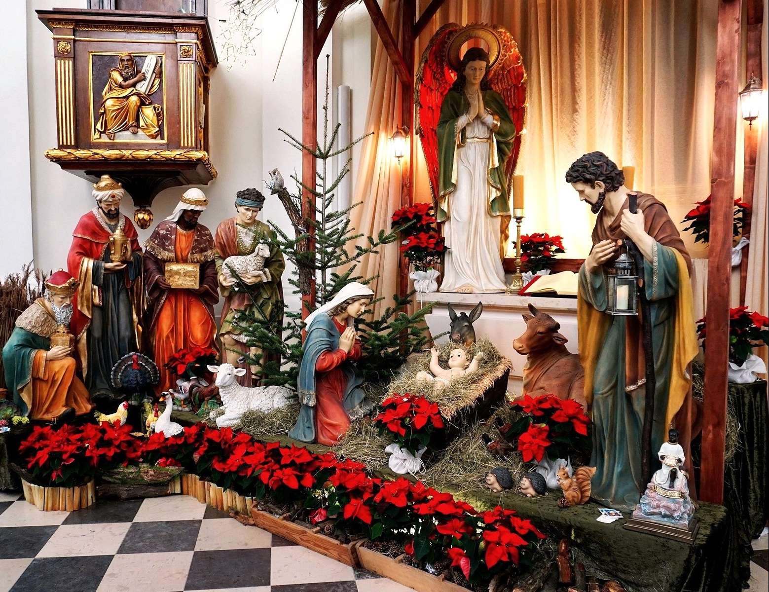 Bożonarodzeniowa szopka w kościele puzzle online
