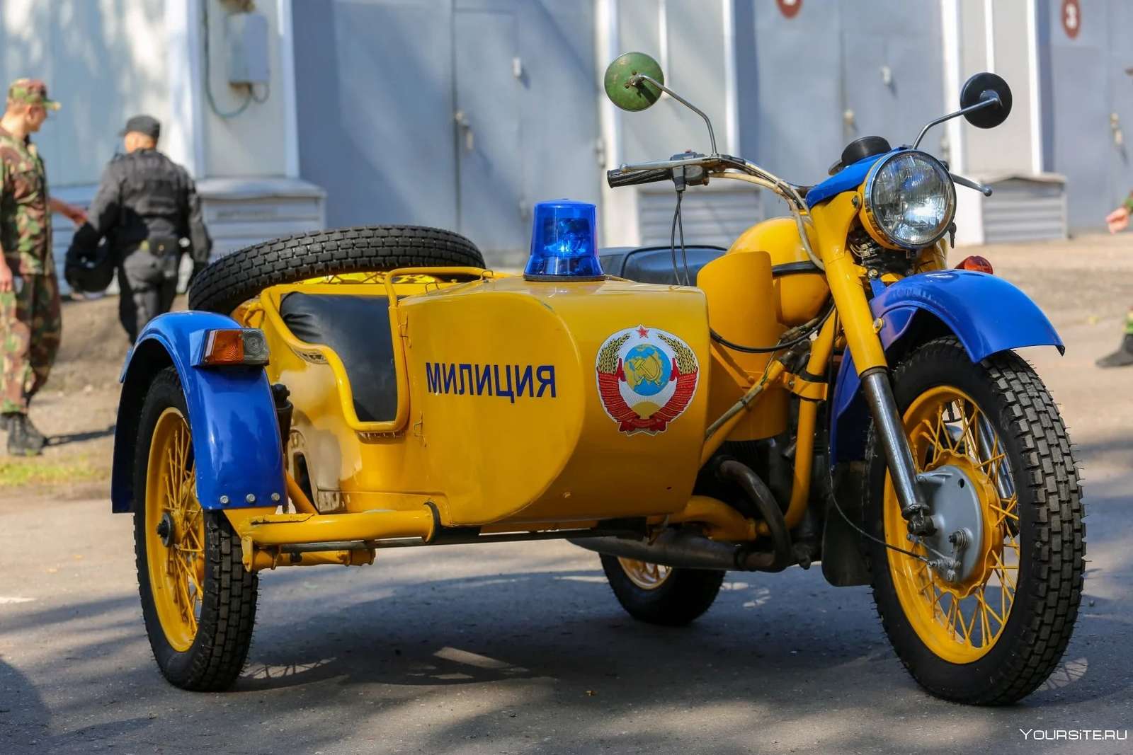 Uralski motocykl policyjny puzzle online