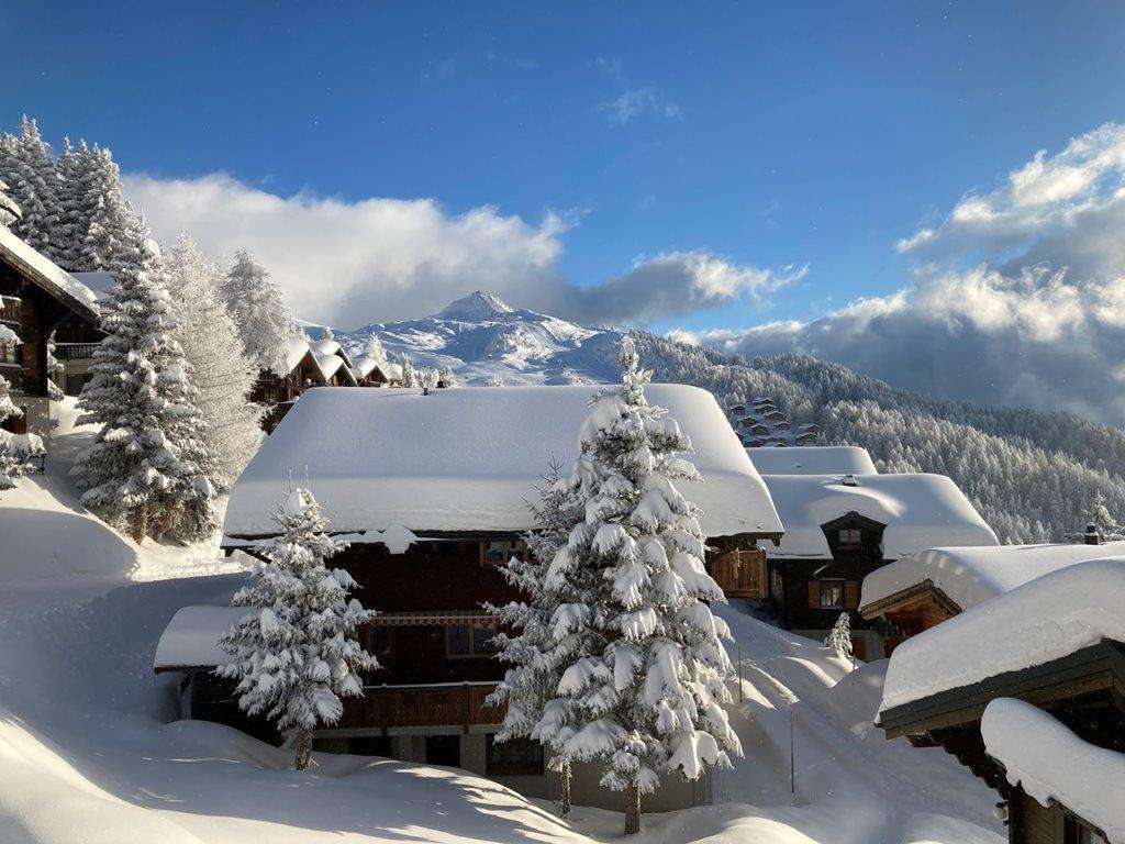Górska wioska w śniegu puzzle online