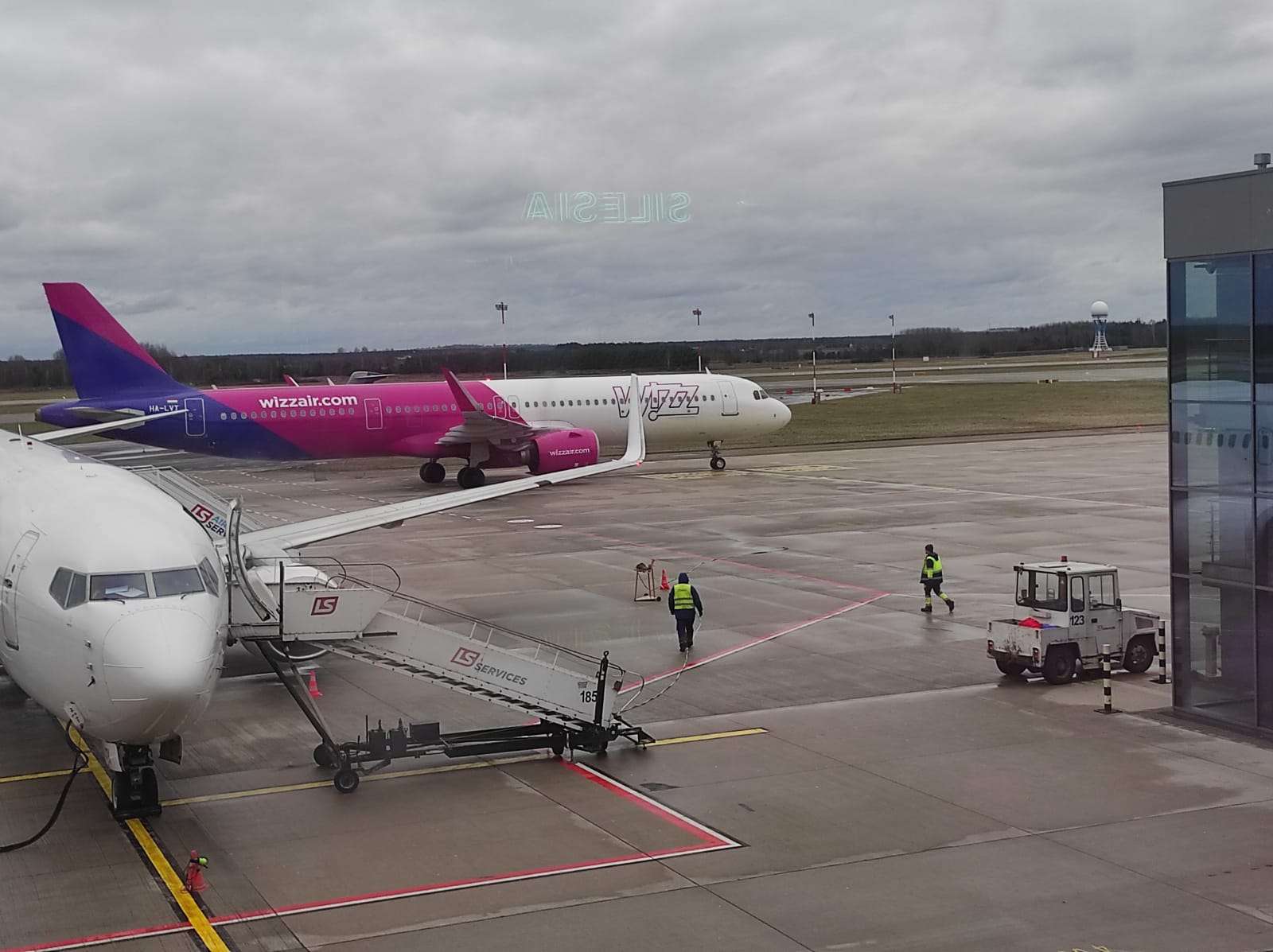 A321 linii wizzair na lotnisku katowice pyrzowice puzzle online