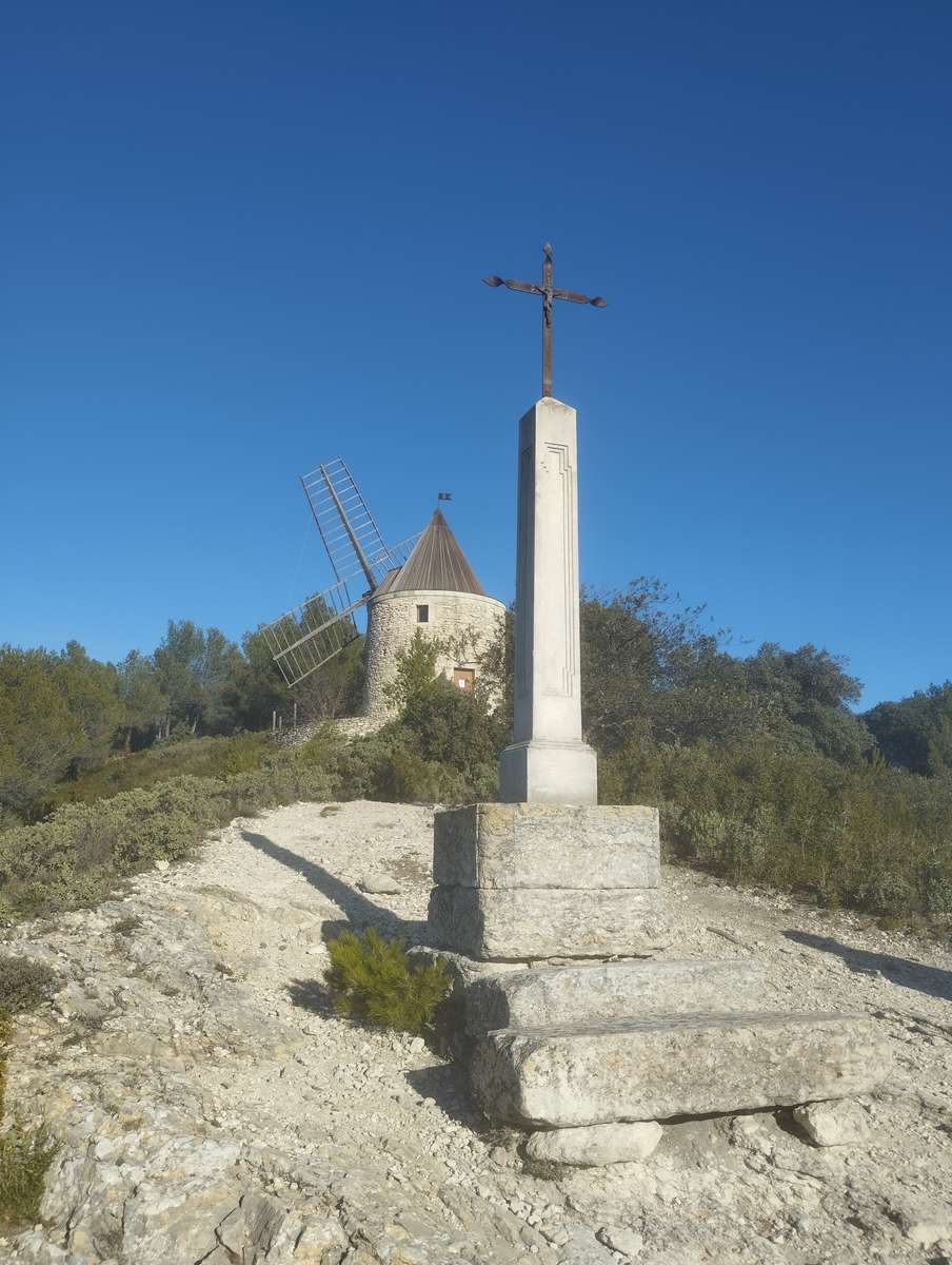 Moulin Bonnet widziany z krzyża puzzle online