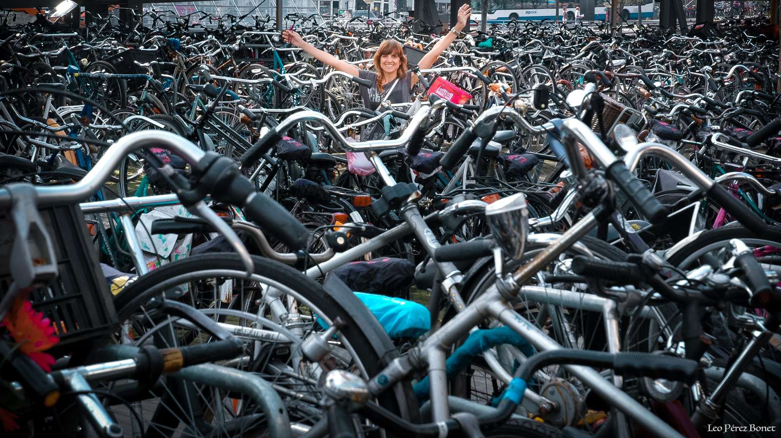 Stalowy labirynt - parking dla rowerów puzzle online