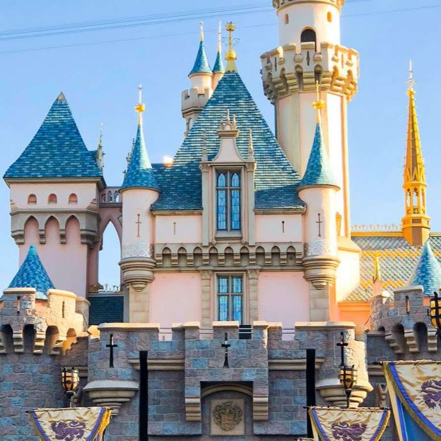 Zamek Disneya w południowej Bawarii puzzle online