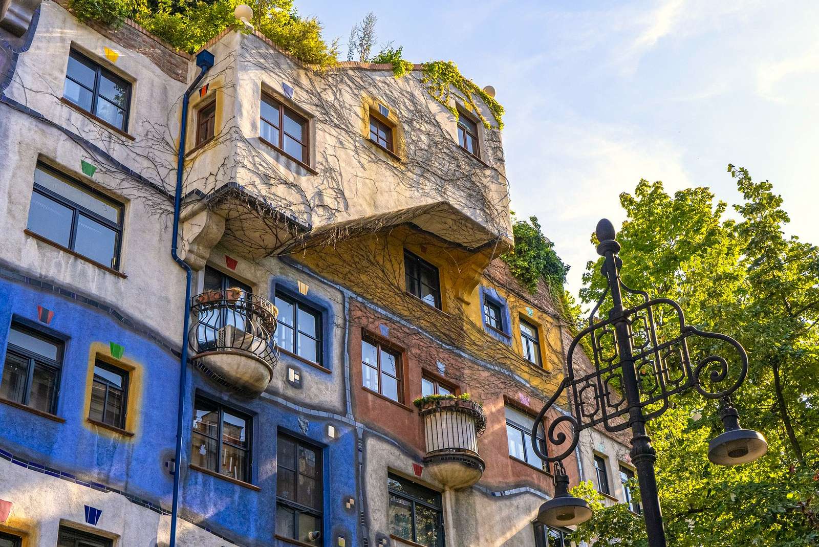 Ciekawy dom w Wiedniu (Austria) puzzle online