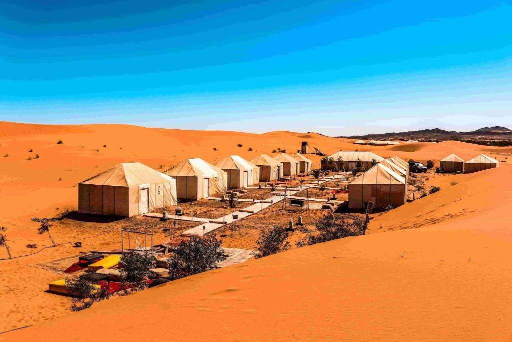 Pustynia Merzouga Camp w Maroku w Afryce puzzle online