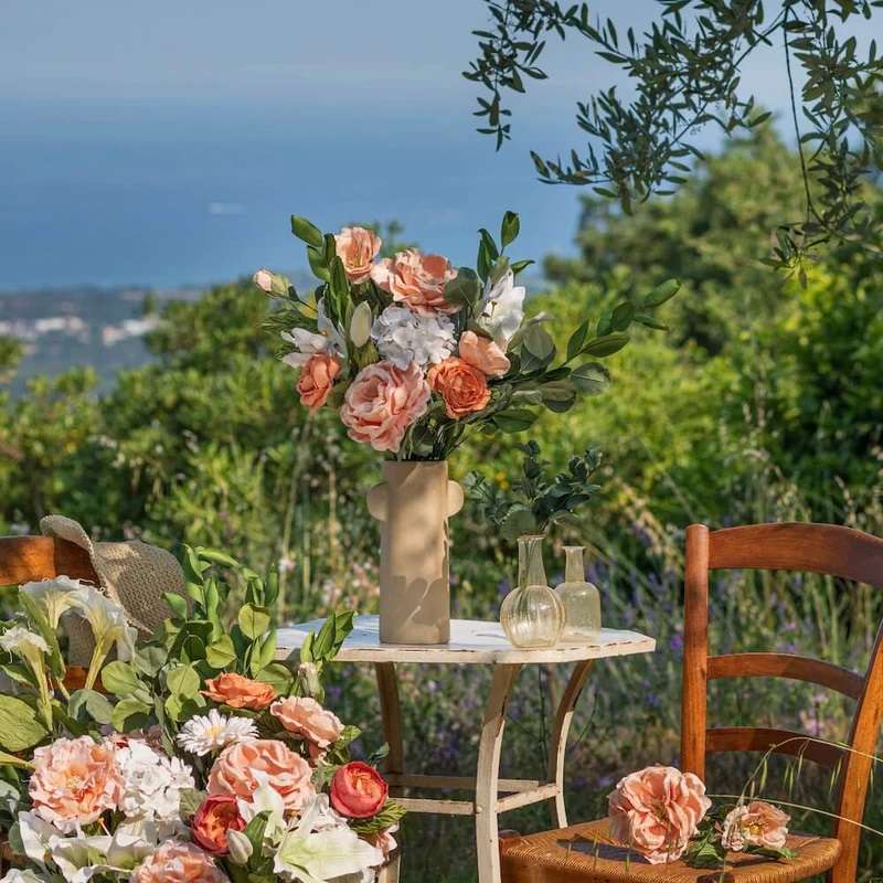 Bouquet de pivoines sur l'île de Bréhat puzzle online
