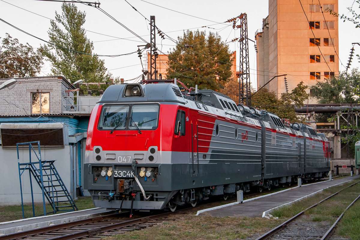 lokomotywa elektryczna 3ES4K-047 puzzle online