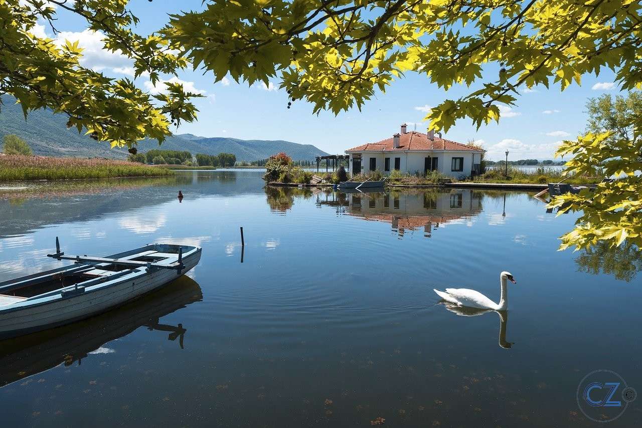 Jezioro, Kastoria, Grecja puzzle online