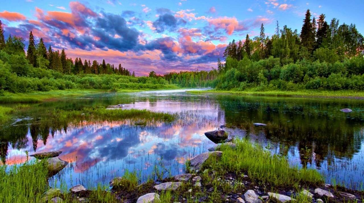 piękny górski krajobraz, las z ślicznym jeziorkiem puzzle online
