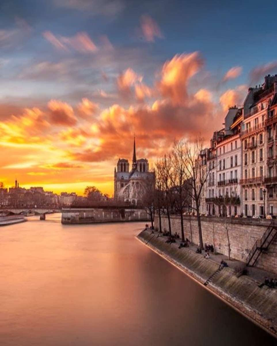 Notre-Dame w Paryżu puzzle online
