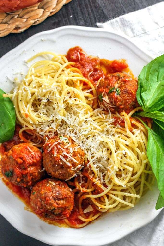 Spaghetti i klopsiki na obiad puzzle online