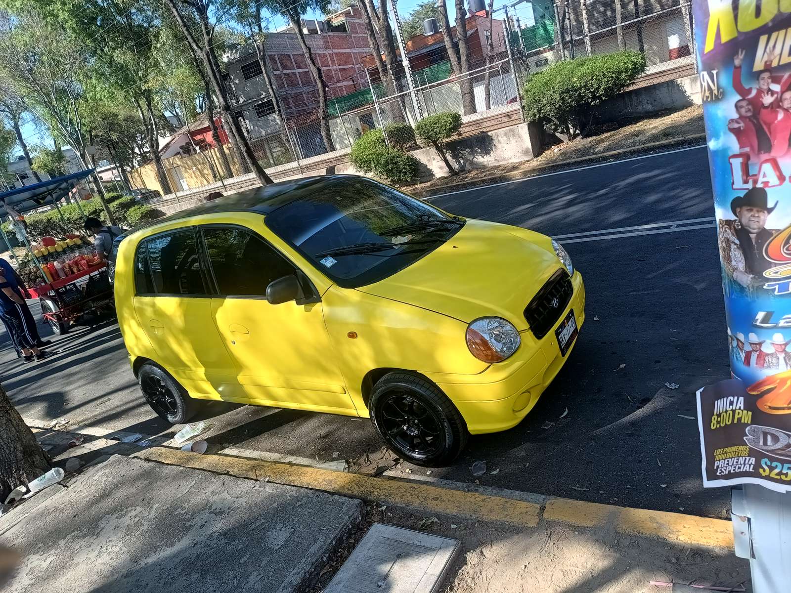 żółty samochód puzzle online