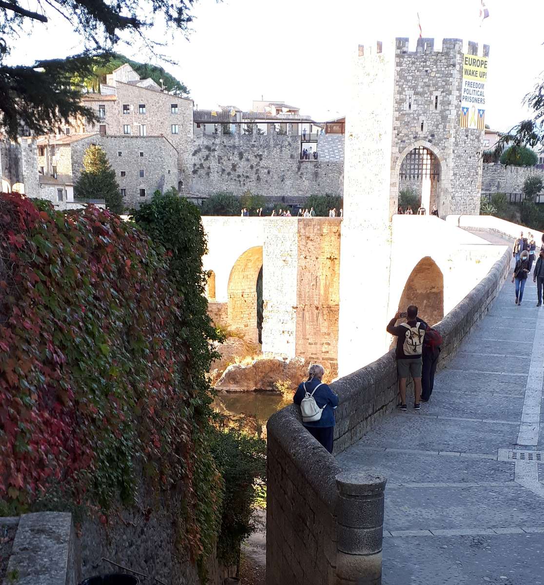 PONT BESALU puzzle online