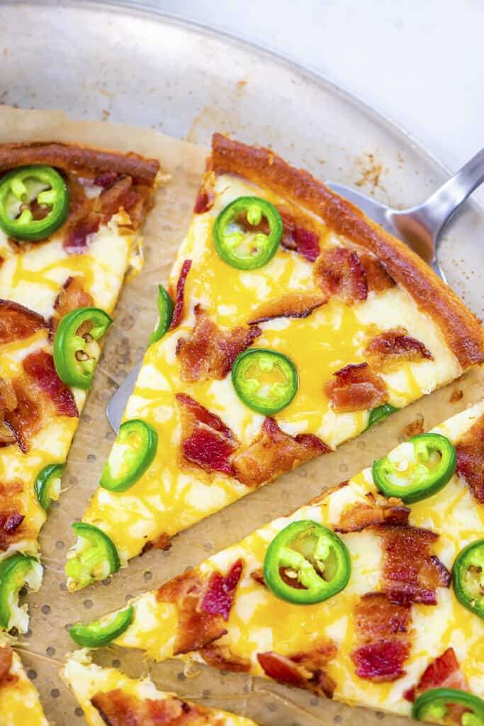 Pizza z bekonem i jalapeno puzzle online
